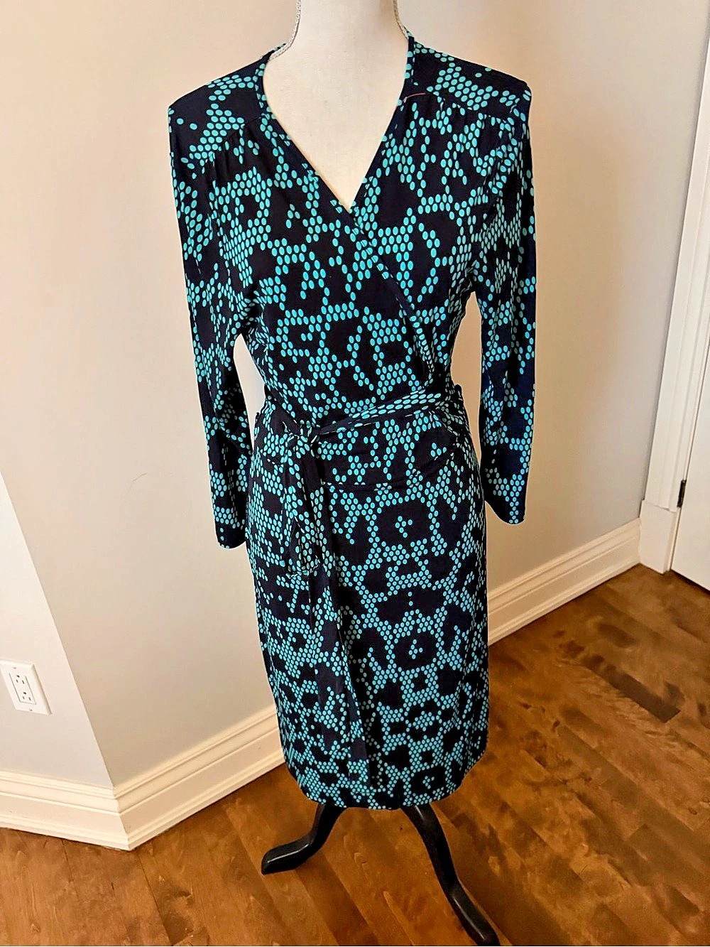Banana Republic Geometric Wrap Midi Dress in Navy and Green Size Large